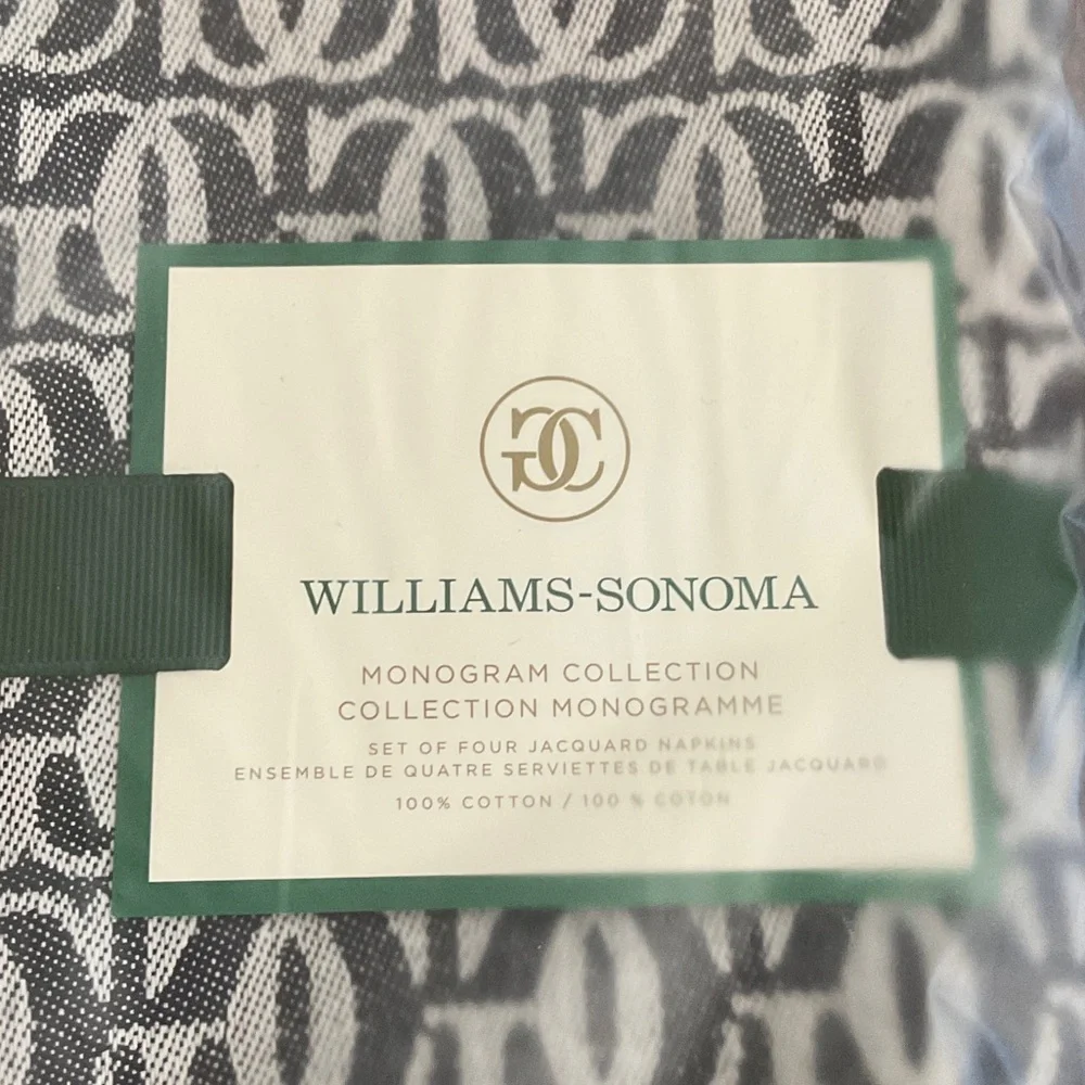 NWT WILLIAMS SONOMA SET OF 4 NAPKINS JACQUARD, matching PLACEMATS listed also